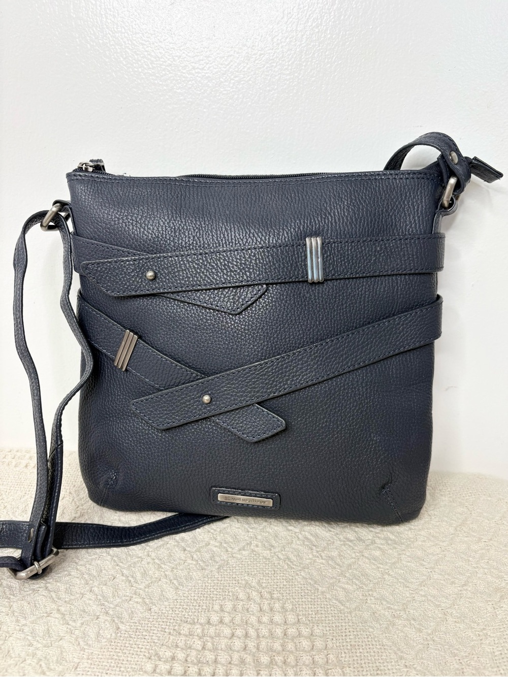 Naturalizer Navy Leather Crossbody Bag Slim North South Swingpack